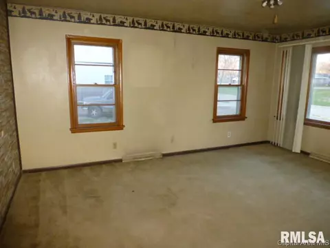 2335 S 15th, Springfield, IL 62703 photo 3