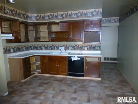 2335 S 15th, Springfield, IL 62703 photo 4