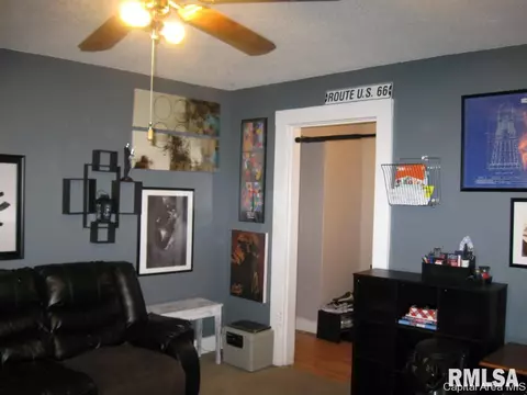 836 S 3rd St, Springfield, IL 62703 photo 3