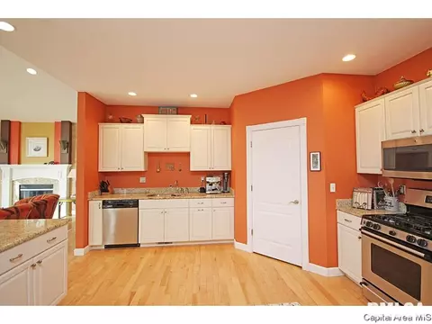 640 Wind Meadow Dr, Chatham, IL 62629 photo 8