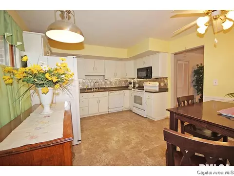128 Nottingham, Springfield, IL 62704 photo 6
