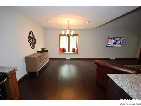 1095 Memory Ln, Springfield, IL 62707 photo 12