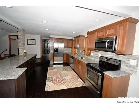 1095 Memory Ln, Springfield, IL 62707 photo 7