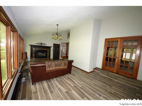1095 Memory Ln, Springfield, IL 62707 photo 14
