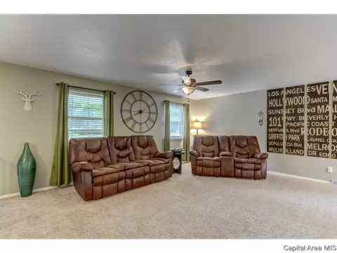 3204 Victoria Dr, Springfield, IL 62704 photo 6