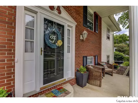3204 Victoria Dr, Springfield, IL 62704 photo 3