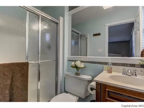 3204 Victoria Dr, Springfield, IL 62704 photo 16