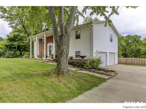 3204 Victoria Dr, Springfield, IL 62704 photo 4
