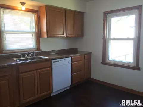 19 Saint Cabrini Ct, Springfield, IL 62702 photo 9