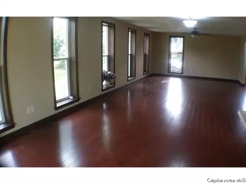 225 Tate Dr, Springfield, IL 62703 photo 3