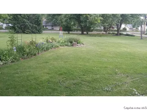 225 Tate Dr, Springfield, IL 62703 photo 2