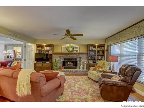 812 Wythe Rd, Springfield, IL 62702 photo 2