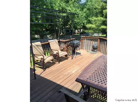 108 Exeter Ct, Springfield, IL 62704 photo 2