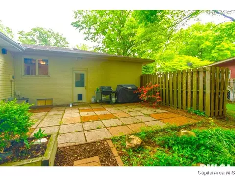 2429 Parkview Dr, Springfield, IL 62704 photo 3