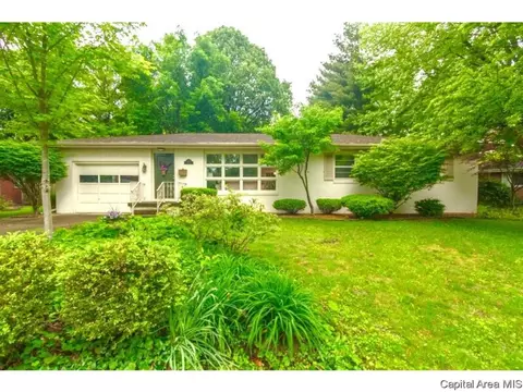2429 Parkview Dr, Springfield, IL 62704 photo 1