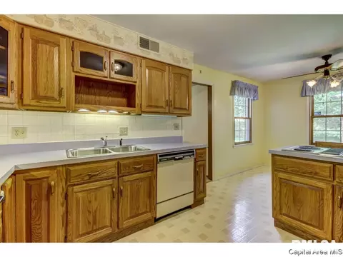 2308 Sylvan Rd, Springfield, IL 62704 photo 6