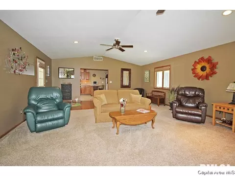 200 Gabbert Rd, Springfield, IL 62707 photo 11