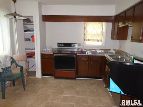 2804 Arlington Dr, Springfield, IL 62704 photo 2