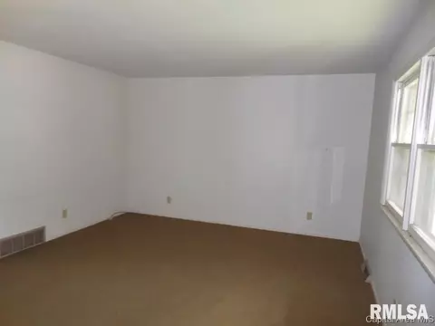 2804 Arlington Dr, Springfield, IL 62704 photo 4