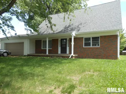 2804 Arlington Dr, Springfield, IL 62704 photo 1