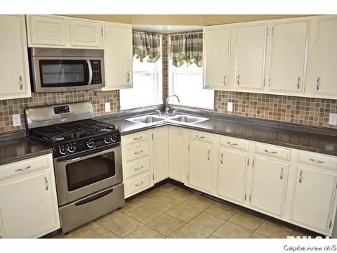 2905 Fox Brg, Springfield, IL 62703 photo 4