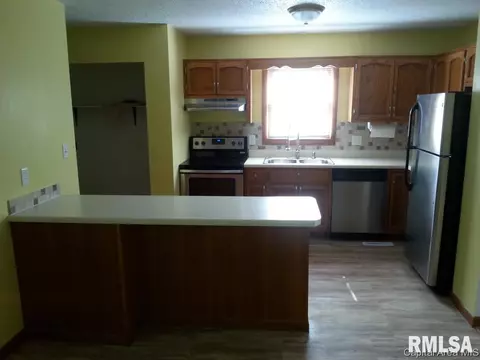 2401 Mayfair Rd, Springfield, IL 62703 photo 2