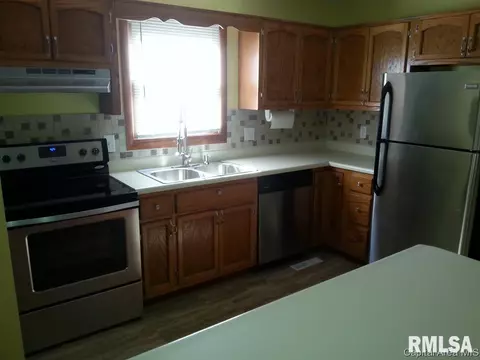 2401 Mayfair Rd, Springfield, IL 62703 photo 3