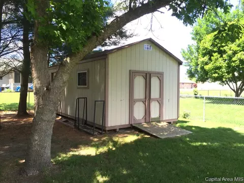 2205 W Road Dr, Springfield, IL 62711 photo 3