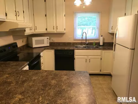 2205 W Road Dr, Springfield, IL 62711 photo 8