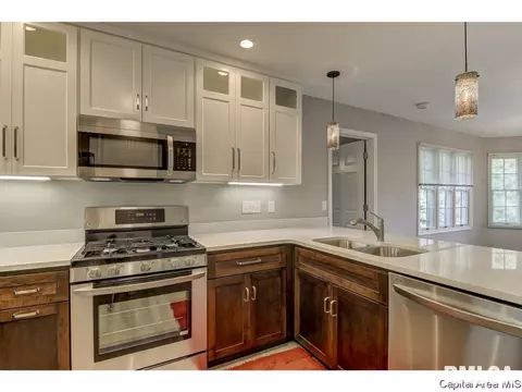 8017 Wilson Ter, Springfield, IL 62712 photo 6