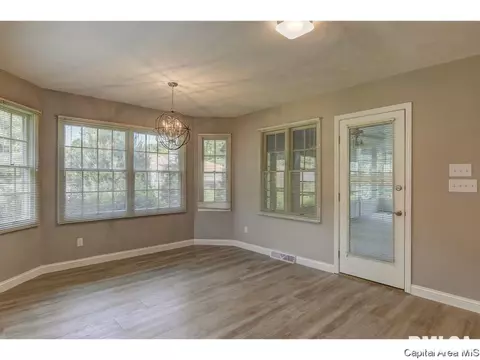 8017 Wilson Ter, Springfield, IL 62712 photo 11