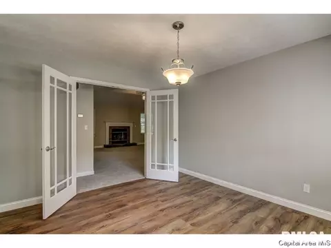 8017 Wilson Ter, Springfield, IL 62712 photo 3