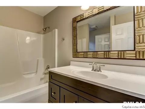 8017 Wilson Ter, Springfield, IL 62712 photo 21