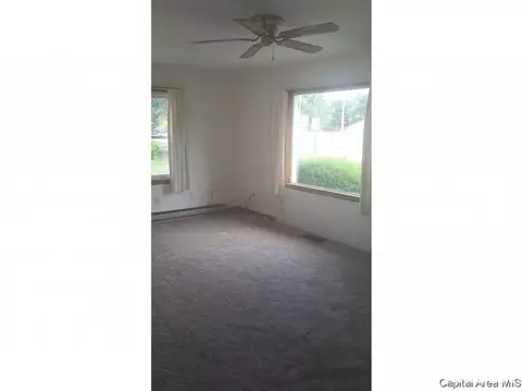 357 Elm St, Waverly, IL 62692 photo 5