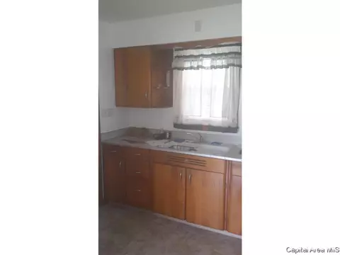 357 Elm St, Waverly, IL 62692 photo 7
