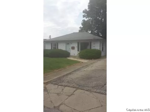 357 Elm St, Waverly, IL 62692 photo 1
