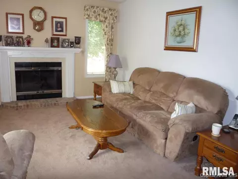 1160 Willowbrook, Springfield, IL 62711 photo 2
