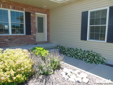2710 Whiteside Pl, Springfield, IL 62711 photo 2