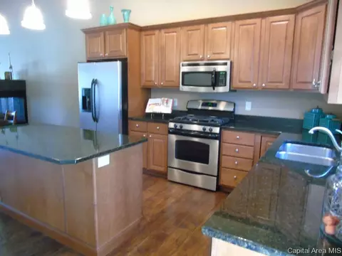 2710 Whiteside Pl, Springfield, IL 62711 photo 5
