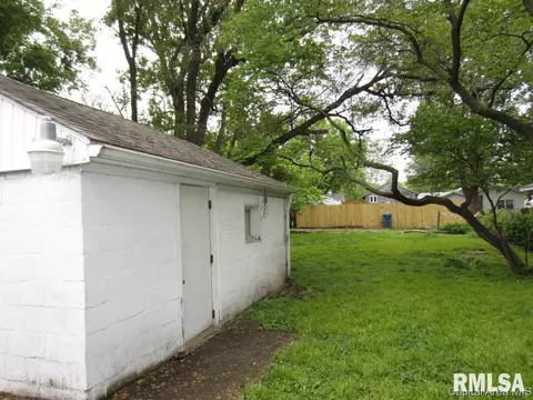 2227 S 13th St, Springfield, IL 62703 photo 10
