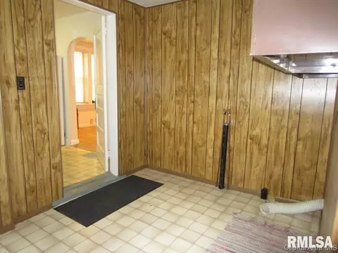 2227 S 13th St, Springfield, IL 62703 photo 9
