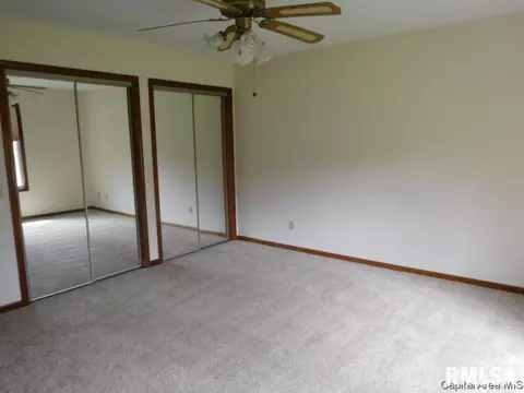 2712 Timber Pointe Dr, Springfield, IL 62702 photo 9