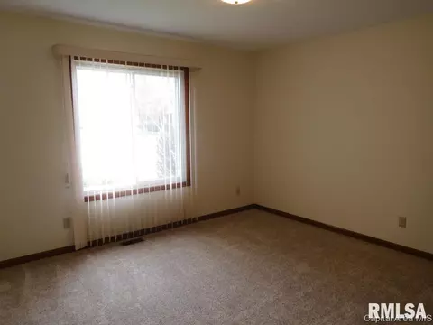 2712 Timber Pointe Dr, Springfield, IL 62702 photo 12