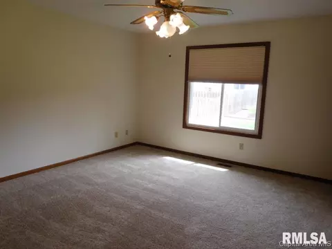 2712 Timber Pointe Dr, Springfield, IL 62702 photo 10