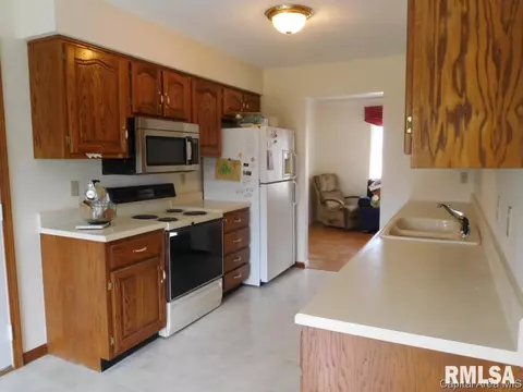 2712 Timber Pointe Dr, Springfield, IL 62702 photo 7