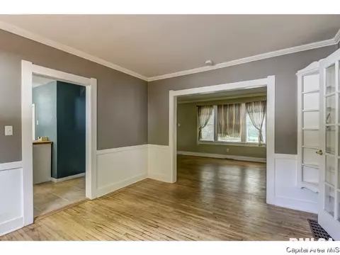 517 W Cedar St, Springfield, IL 62704 photo 8