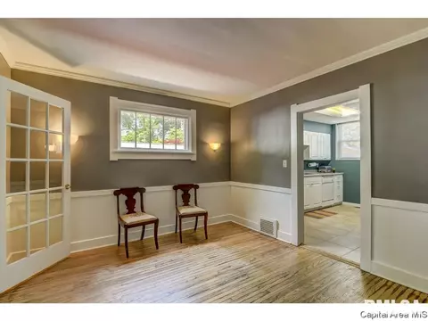 517 W Cedar St, Springfield, IL 62704 photo 9