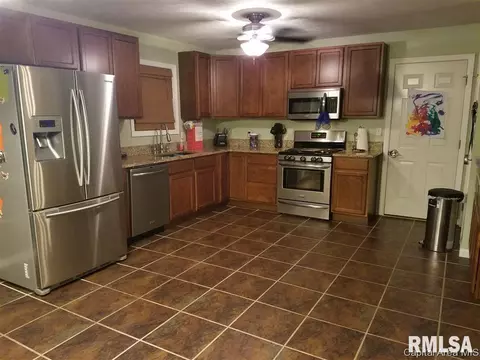 3709 Kerry Blvd, Springfield, IL 62712 photo 3