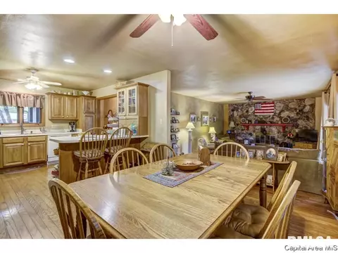 2433 Parkview, Springfield, IL 62704 photo 7