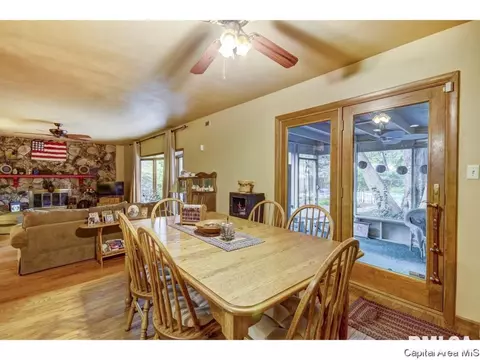 2433 Parkview, Springfield, IL 62704 photo 6